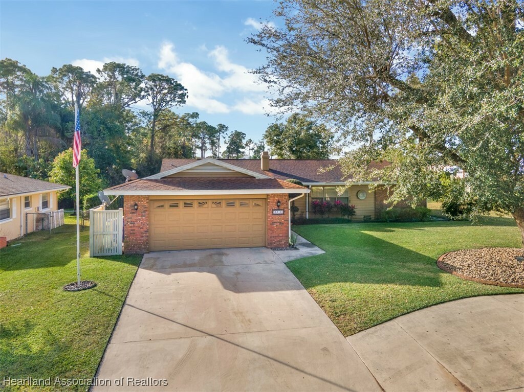 Property Photo:  2019 Pasco Drive  FL 33870 