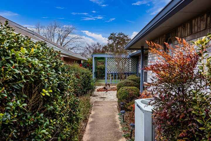 Property Photo:  411 Fitch  TX 78028 