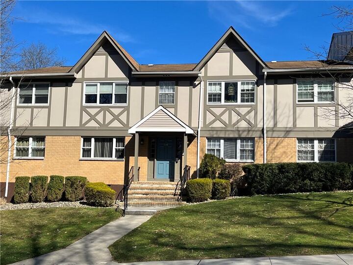 110 Yorkshire Drive Y-10  Suffern NY 10901 photo