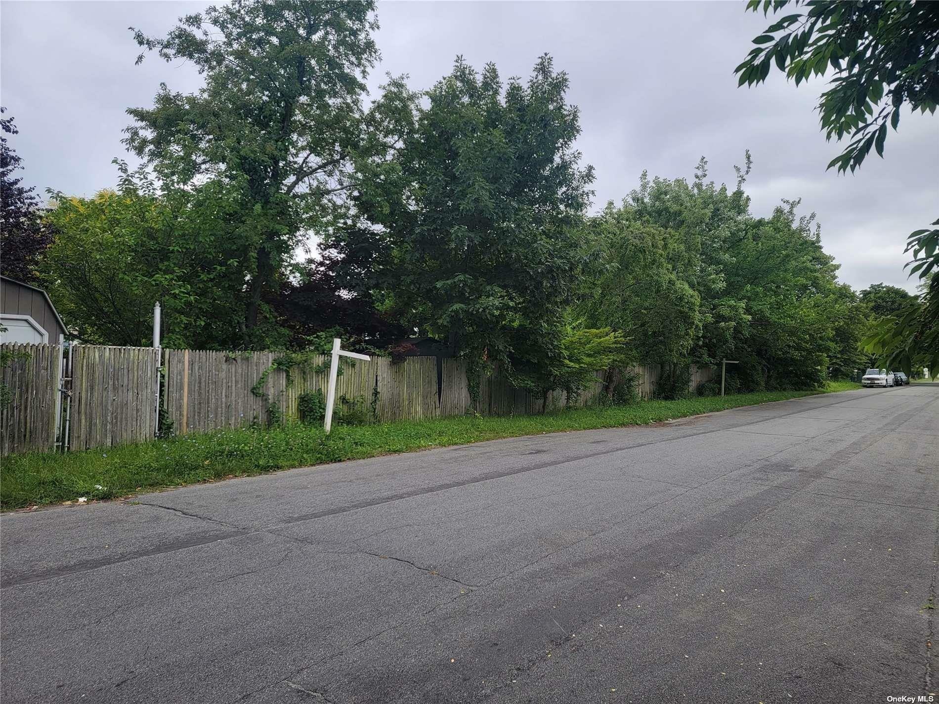 Feustal Street  Lindenhurst NY 11757 photo