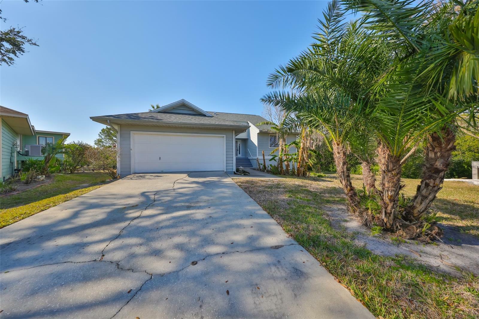 Property Photo:  1016 Teal Pointe  FL 34689 