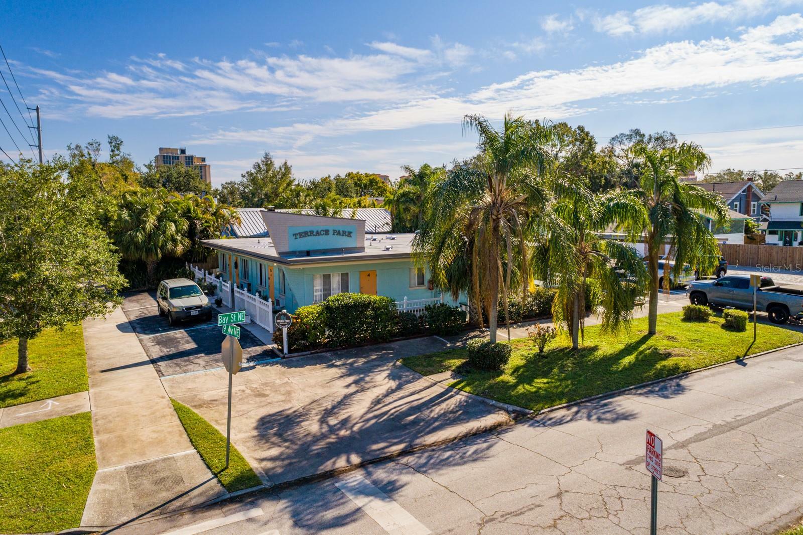 206 9th Avenue NE  St Petersburg FL 33701 photo