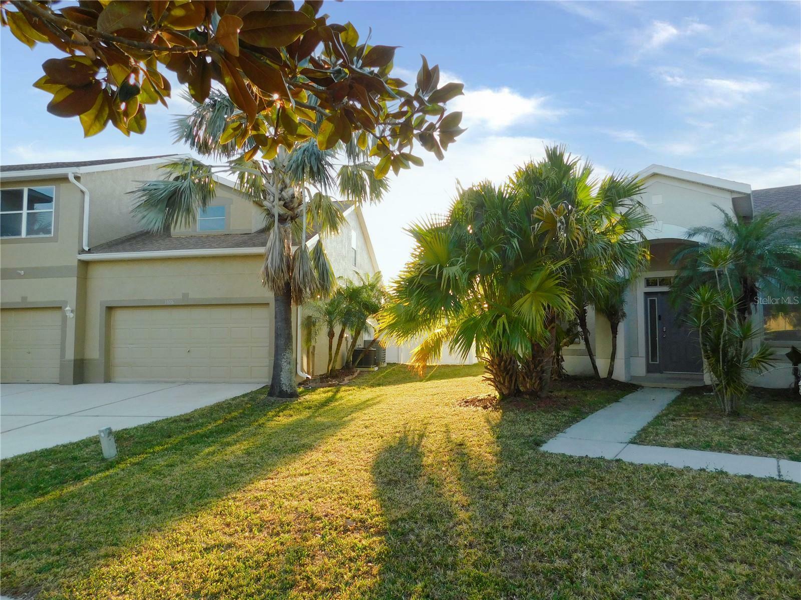 Property Photo:  11016 Holly Cone Drive  FL 33569 