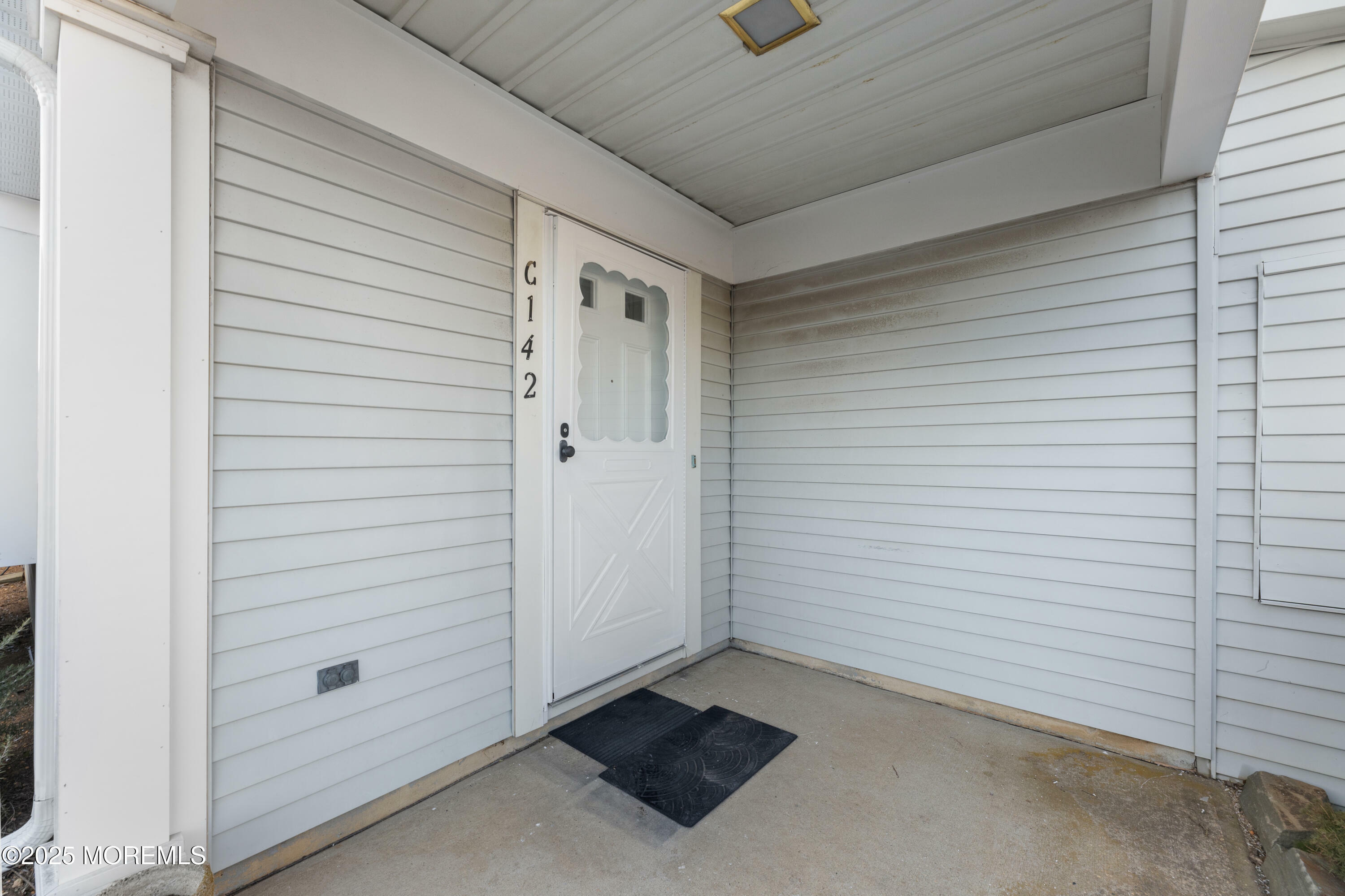 Property Photo:  142C Providence Way  NJ 08831 