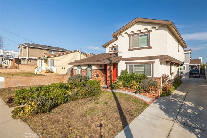 Property Photo: 1809 Belmont Lane A CA 90278