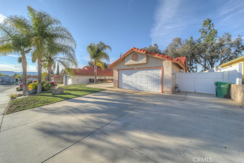 Property Photo:  25424 Boxelder Drive  CA 92563 