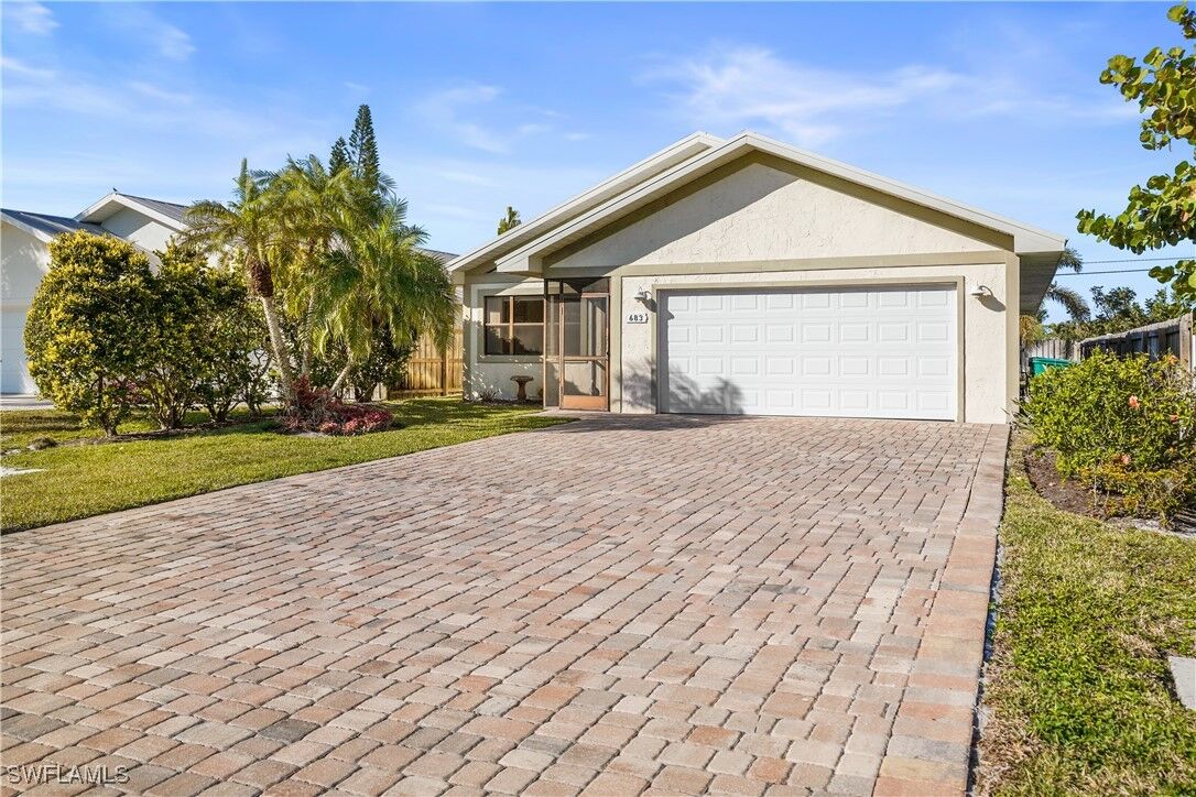 Property Photo: 683 96th Avenue N FL 34108