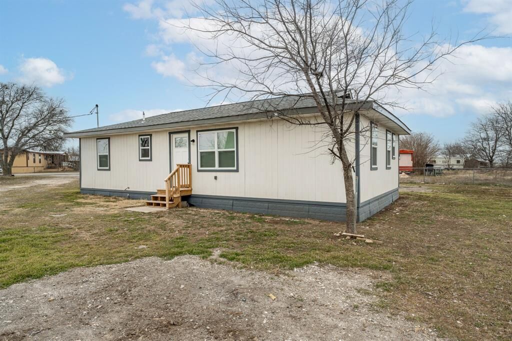Property Photo: 8989 Adams Circle TX 76035