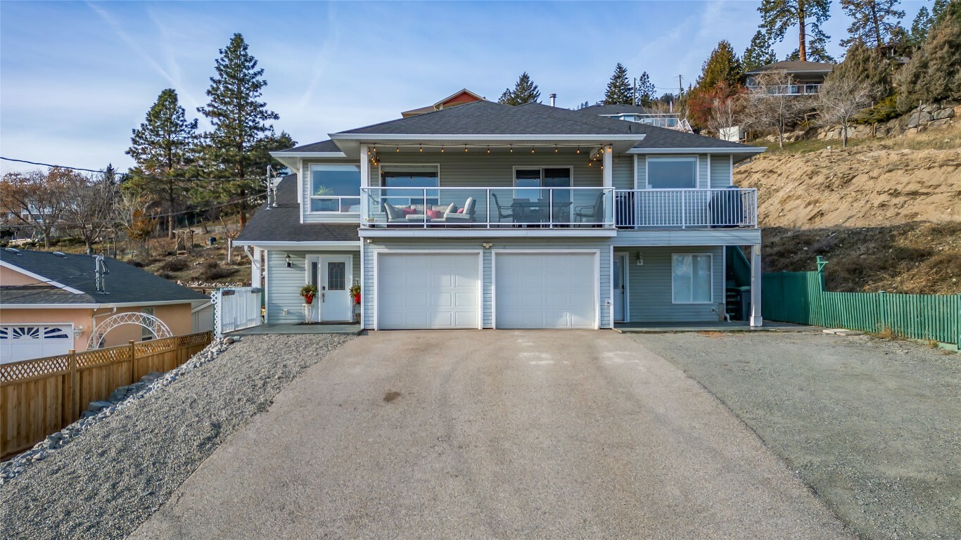 4622 Princeton Avenue  Peachland BC V0H 1X7 photo