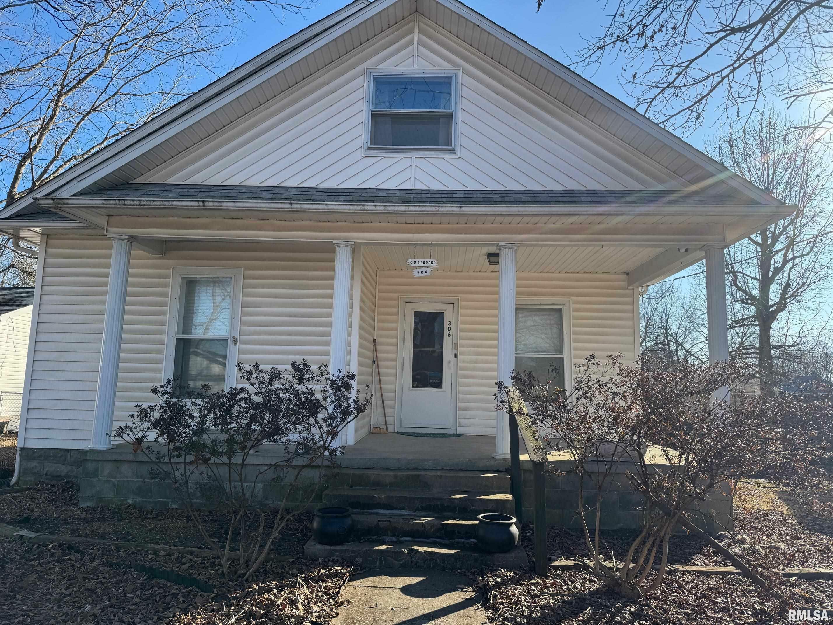 Property Photo:  306 E 5th Street  IL 62896 