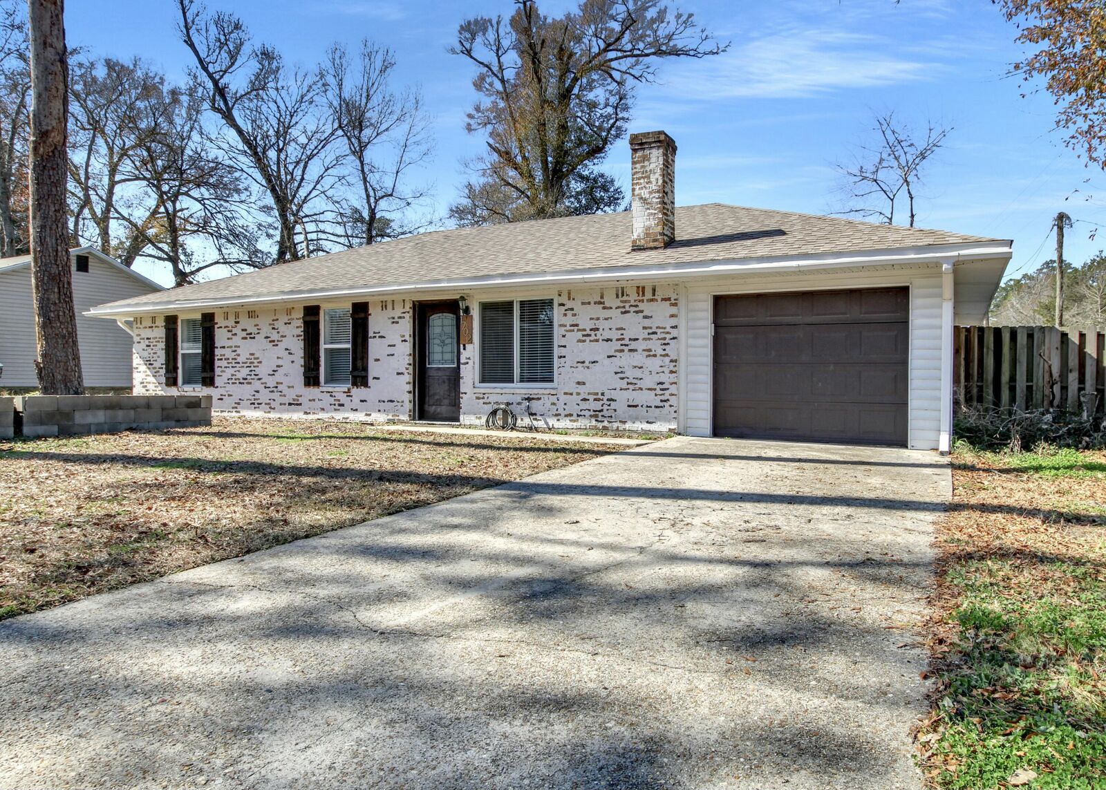 Property Photo:  1702 Byron St.  LA 70659 