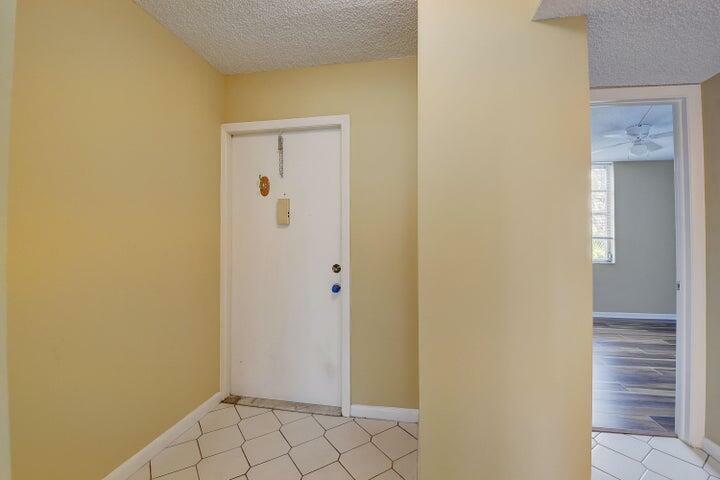 Property Photo:  17 Willowbrook Lane 101  FL 33446 