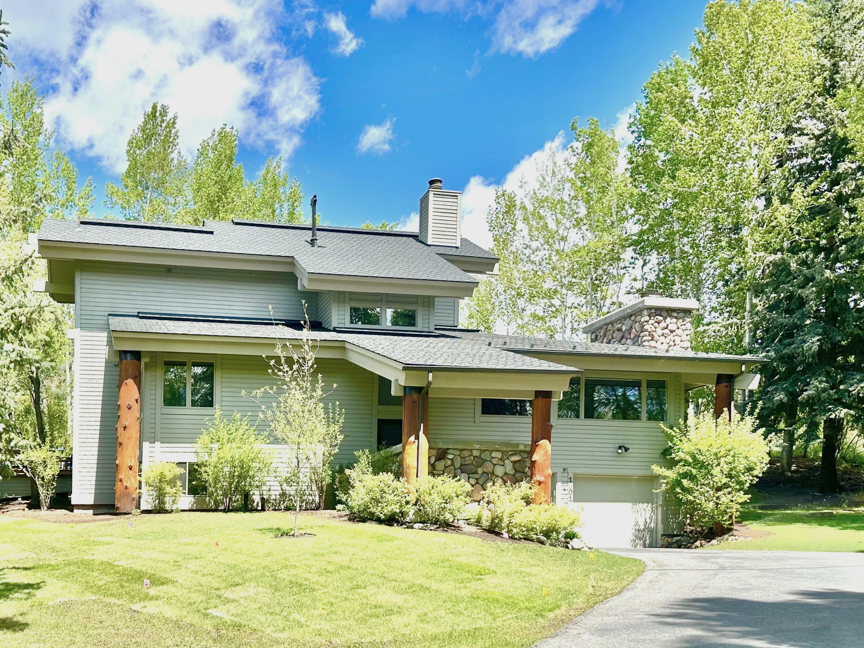 Property Photo: 1001 Weyyakin Dr ID 83353