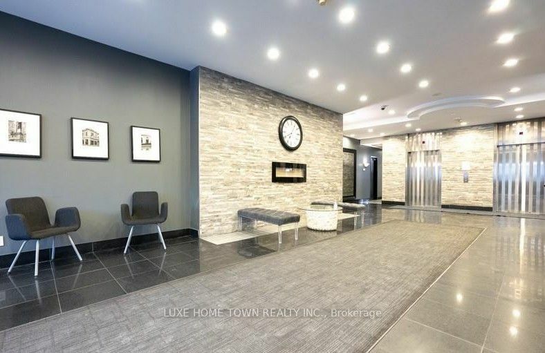 Property Photo:  135 James St S 1401  ON L8P 2Z6 