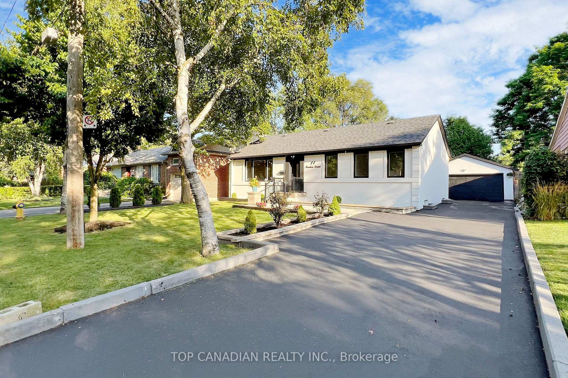 Property Photo: 11 Kenton Drive ON M2R 2H6