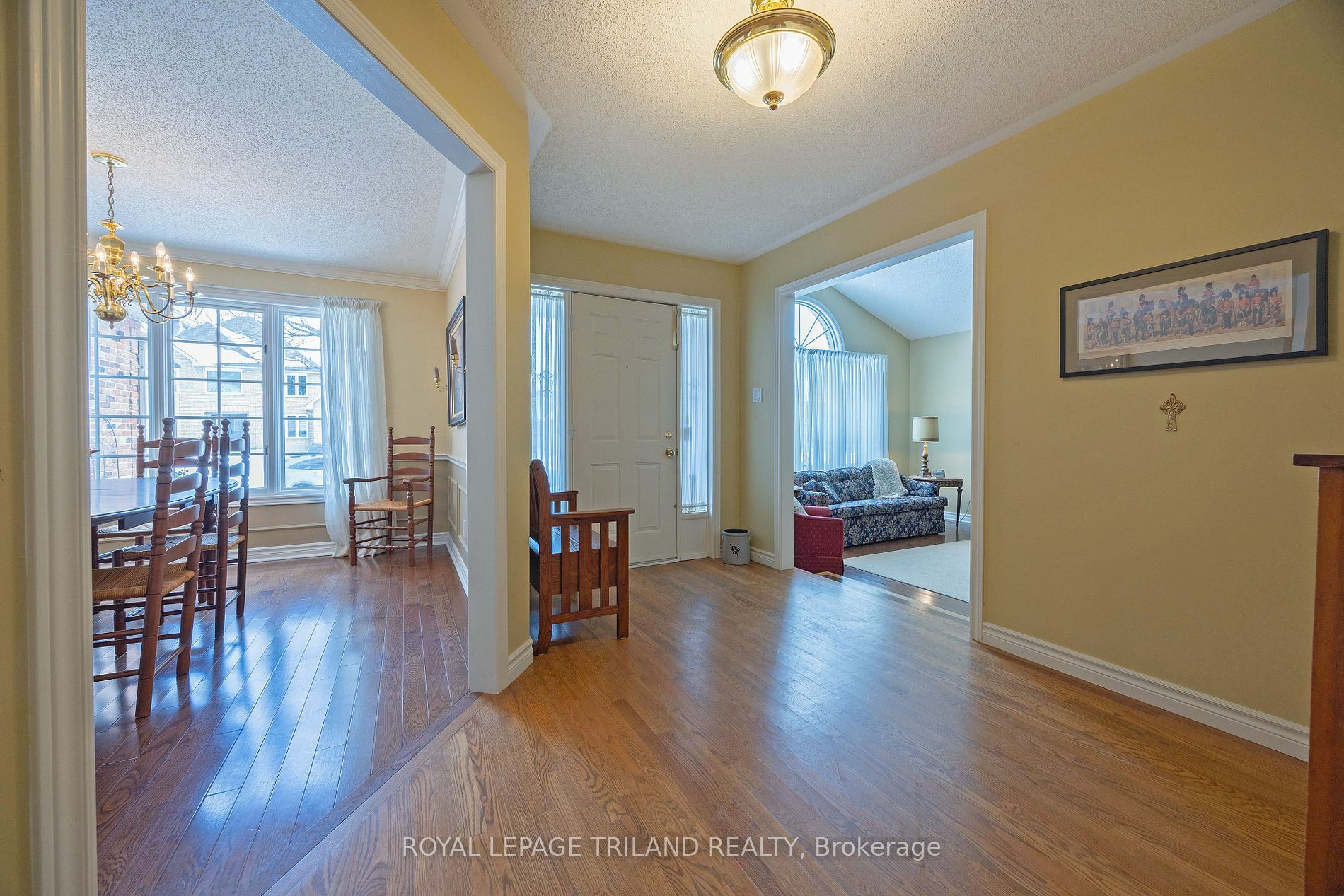 Property Photo:  675 Whitehaven Cres  ON N6G 4V6 