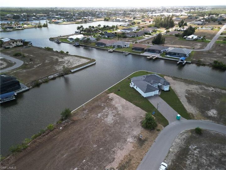 Property Photo: 3105 NW 46th Ave FL 33993