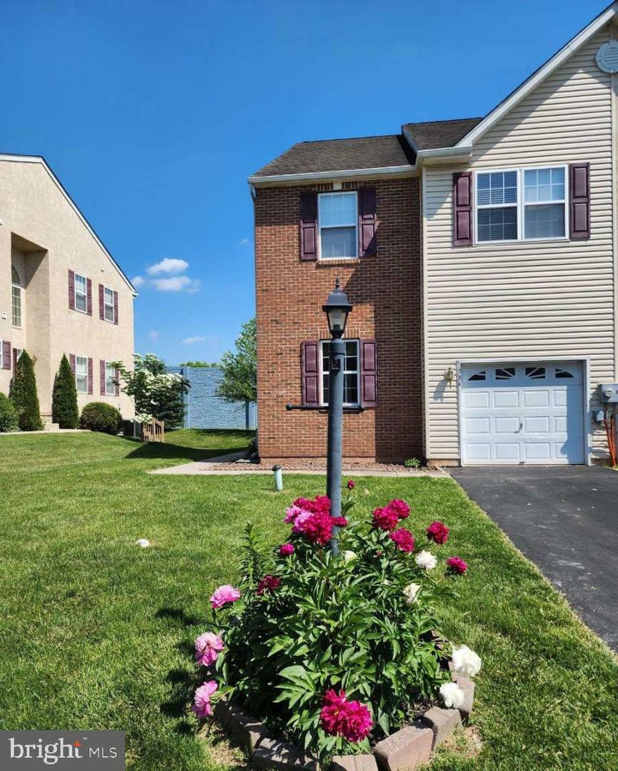 Property Photo:  534 Clearview Drive  PA 18964 