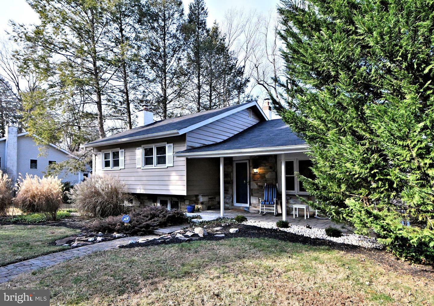 Property Photo:  1152 Lindsay Lane  PA 19046 