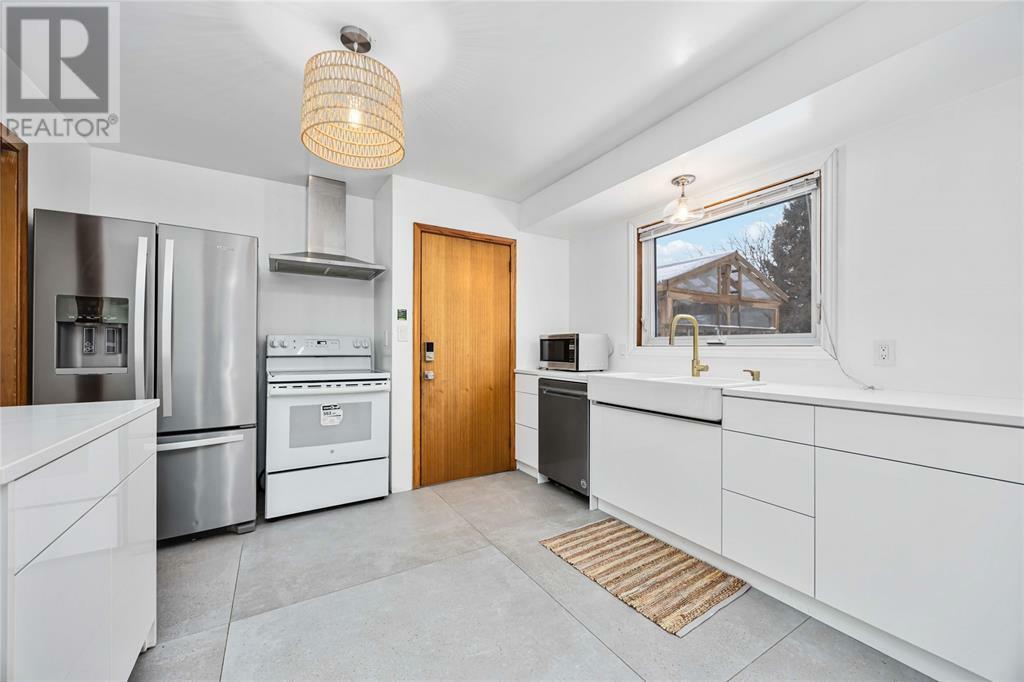 Photo de la propriété:  1183 Indian Road North Main  ON N7V 4C6 