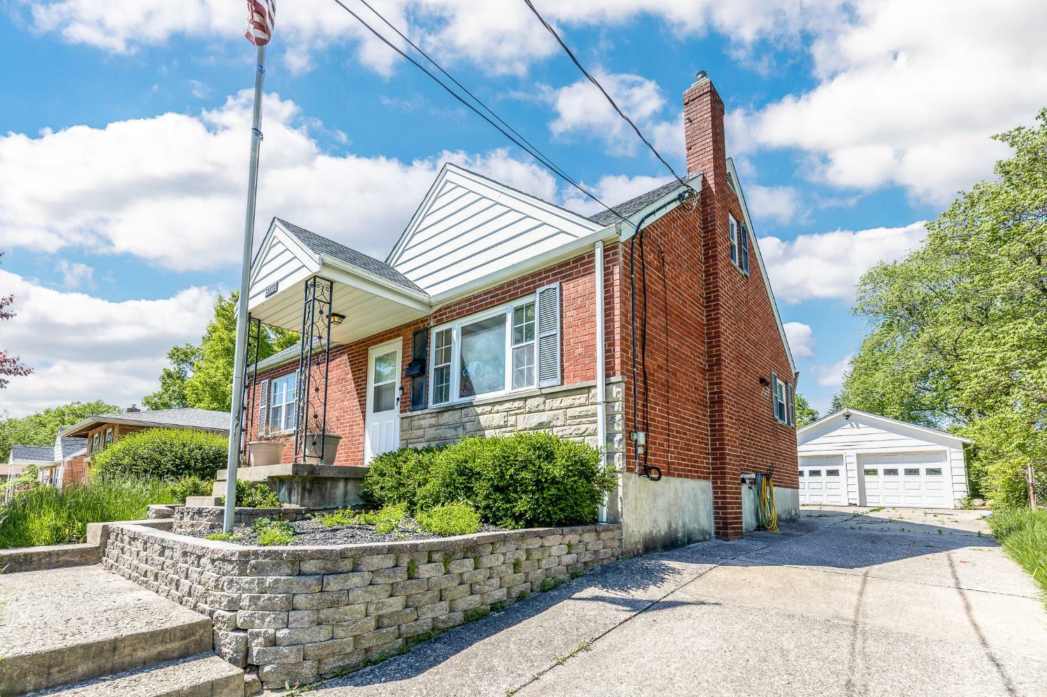 Property Photo: 3736 Glengary Avenue OH 45236