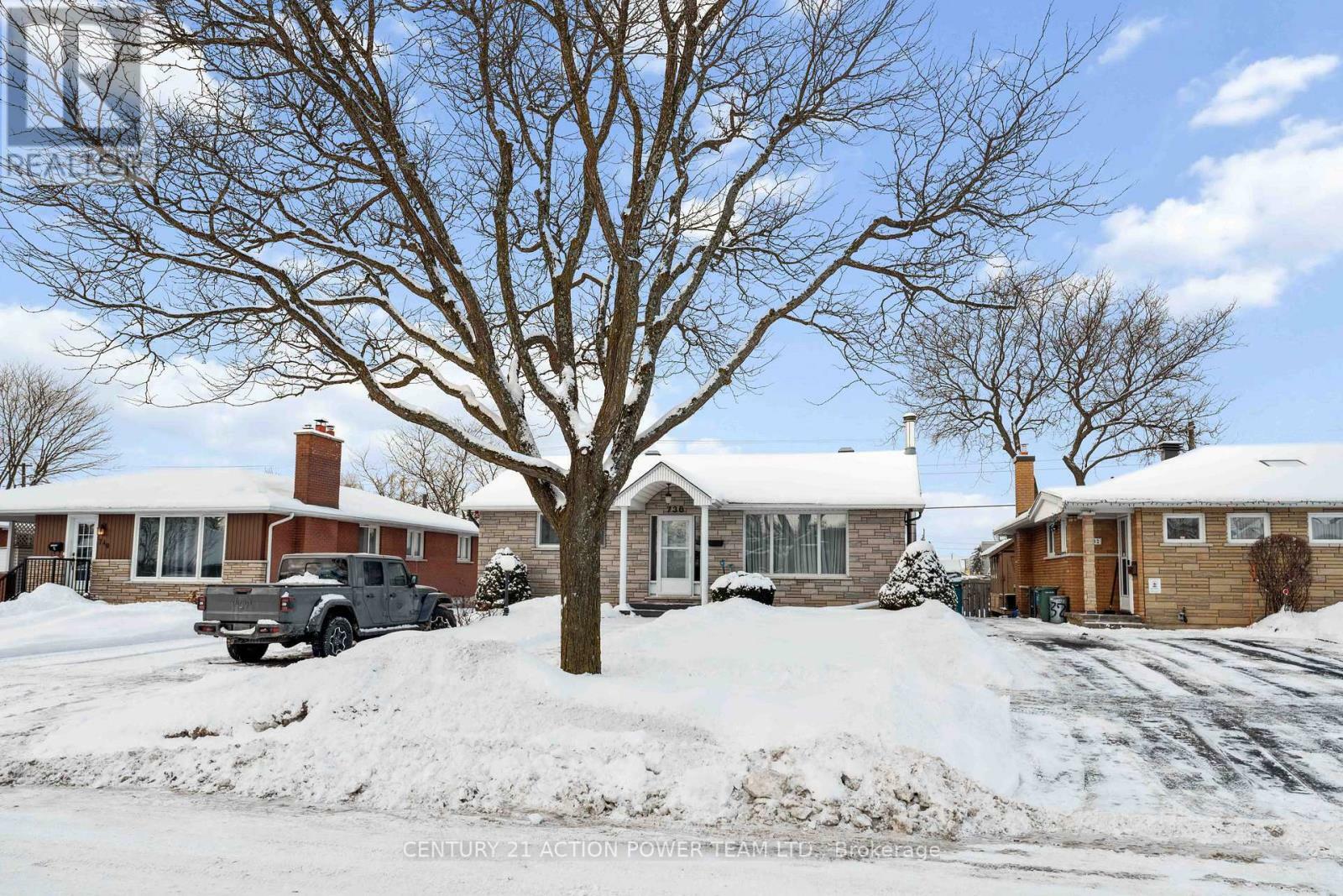 Property Photo:  736 Claude Street B  ON K1K 2S2 