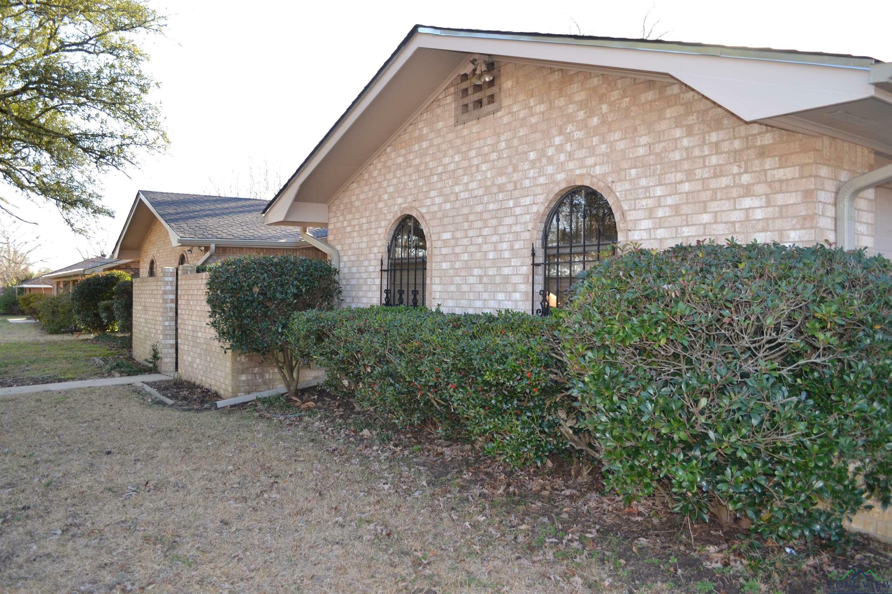 Property Photo:  1805 Cardinal  TX 75601 