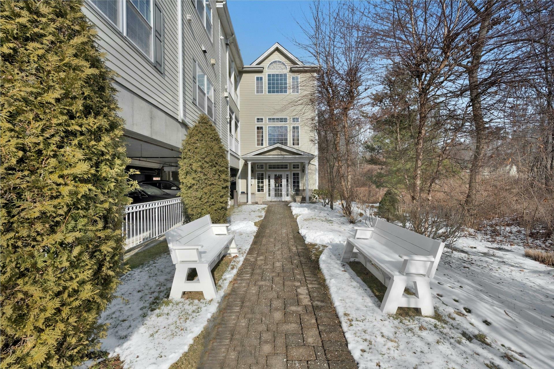 Property Photo:  353 Chappaqua Road 22  NY 10510 