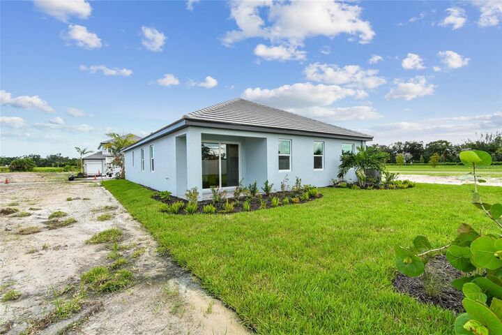 Property Photo:  7536 Nighthawk Drive  FL 34241 