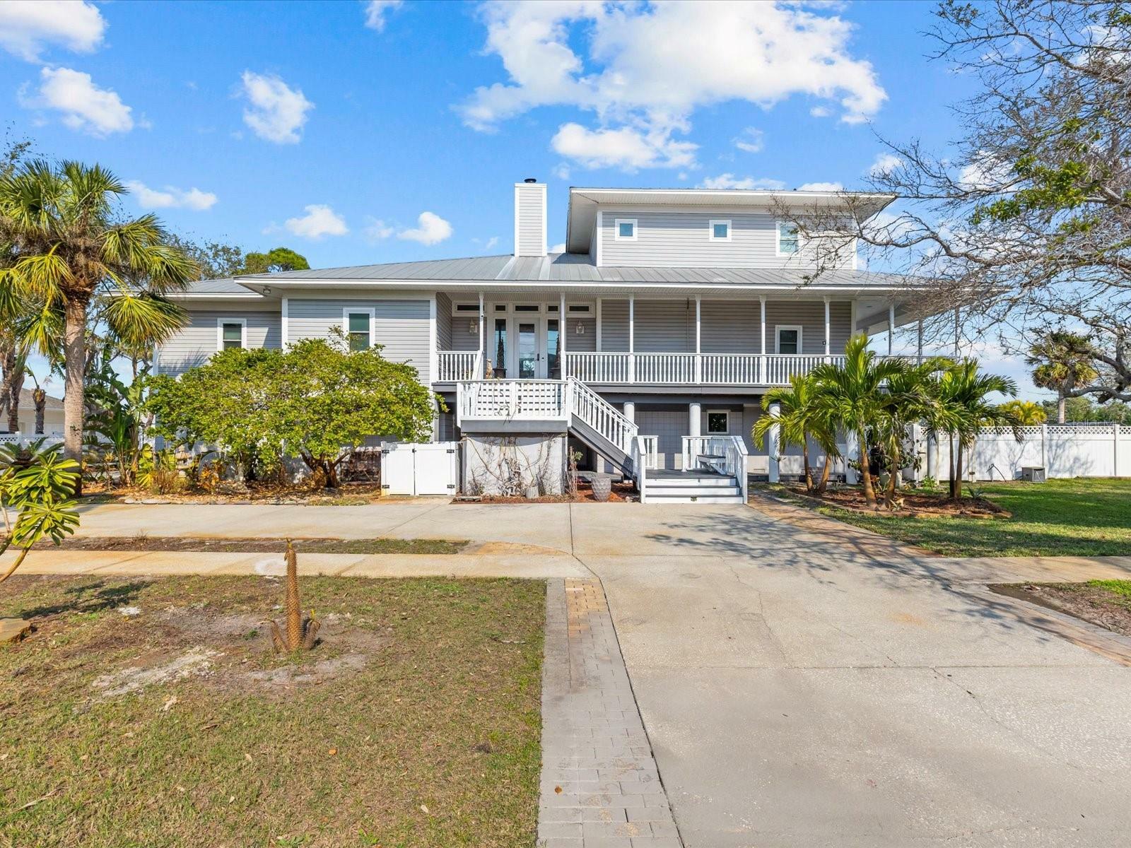 Property Photo:  1538 Riverside Drive  FL 34689 