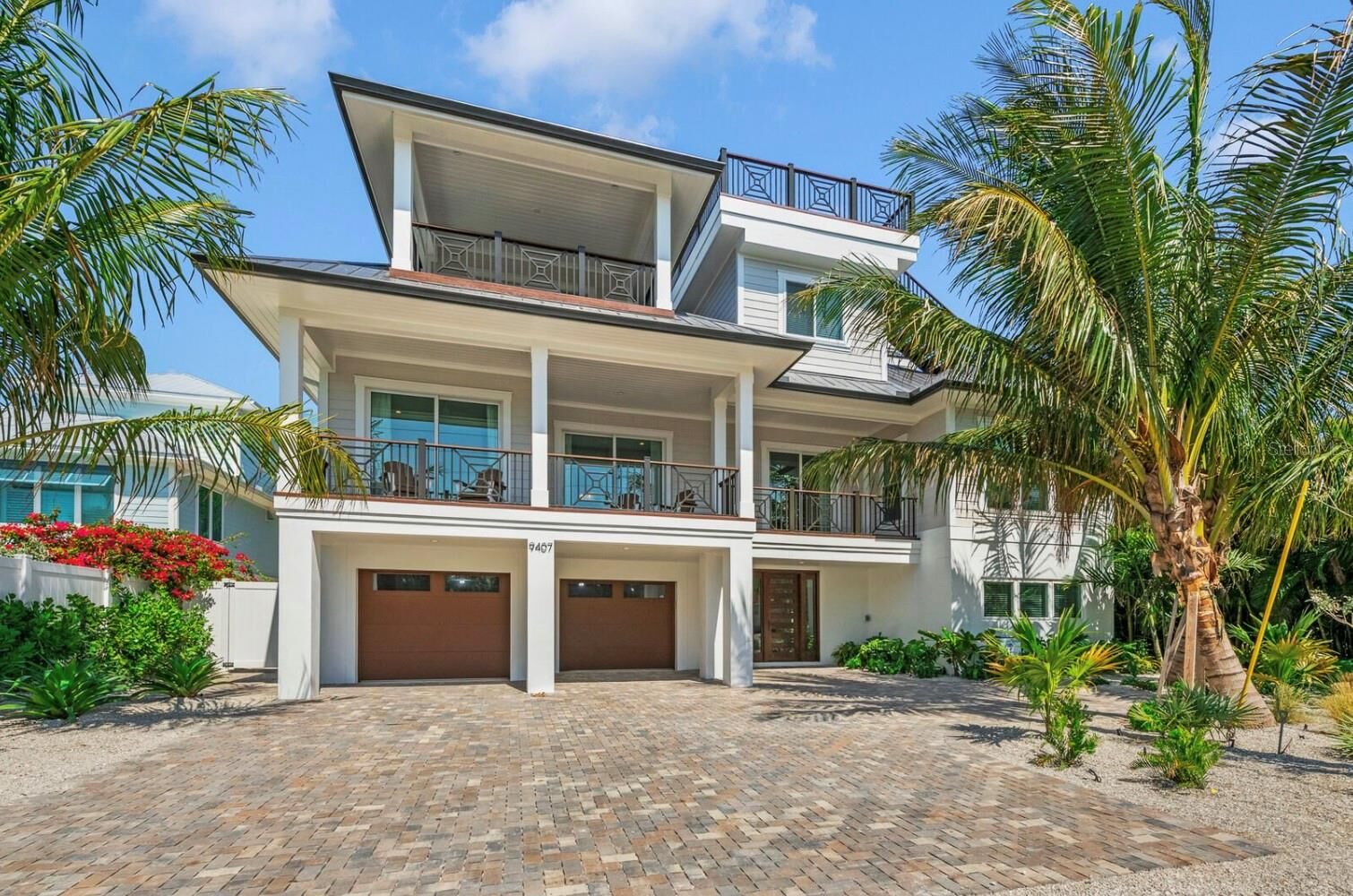 Property Photo: 9407 Gulf Dr FL 34216