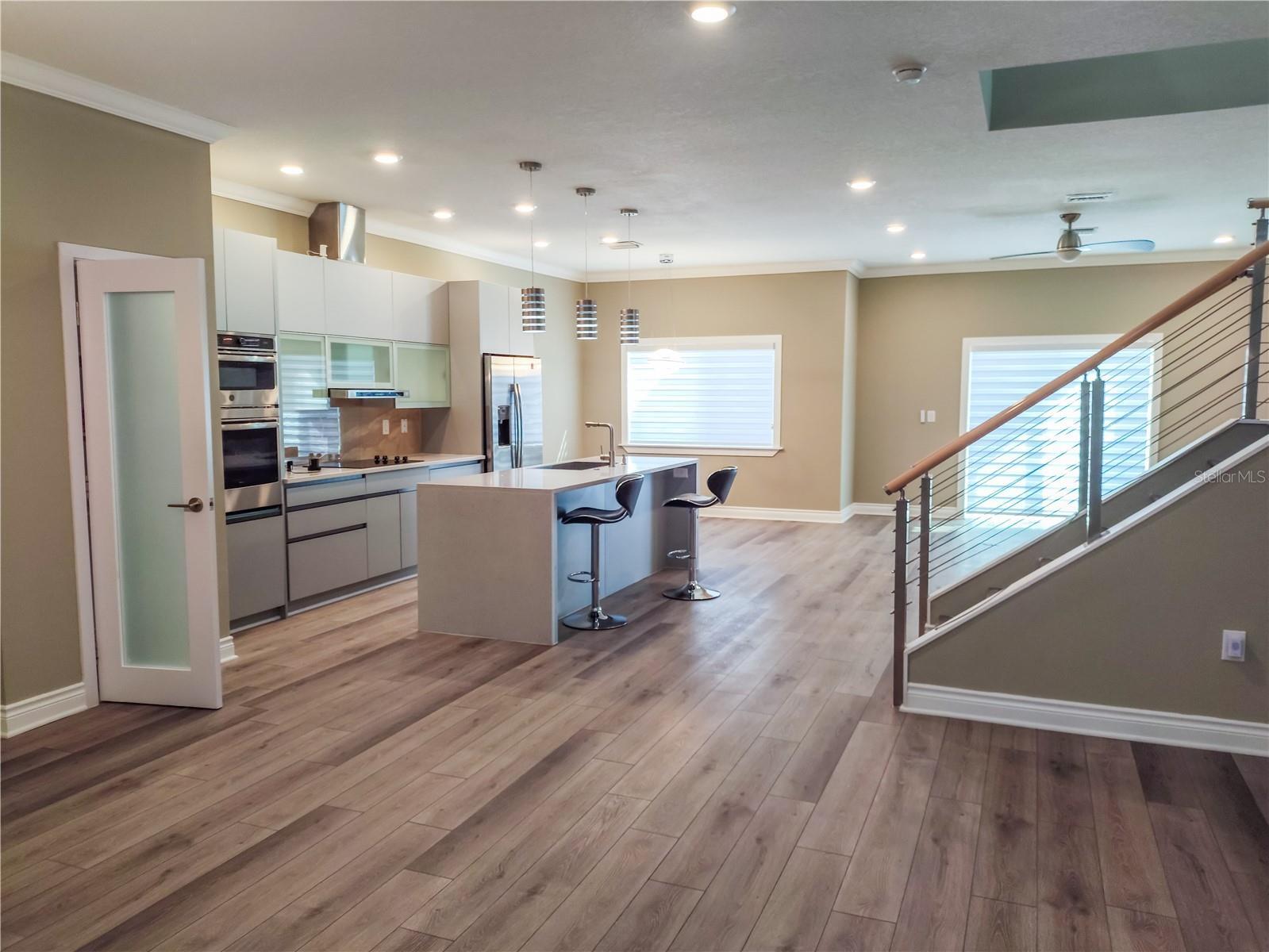 Property Photo:  1993 Greenbriar Terrace  FL 33837 