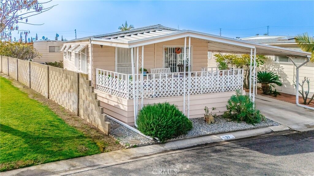 Property Photo:  8509 Beverly Boulevard 37  CA 90660 