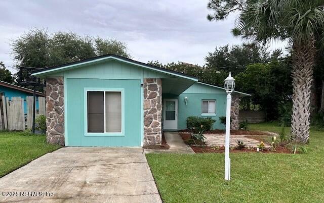 Property Photo:  201 Oak Lane  FL 32136 