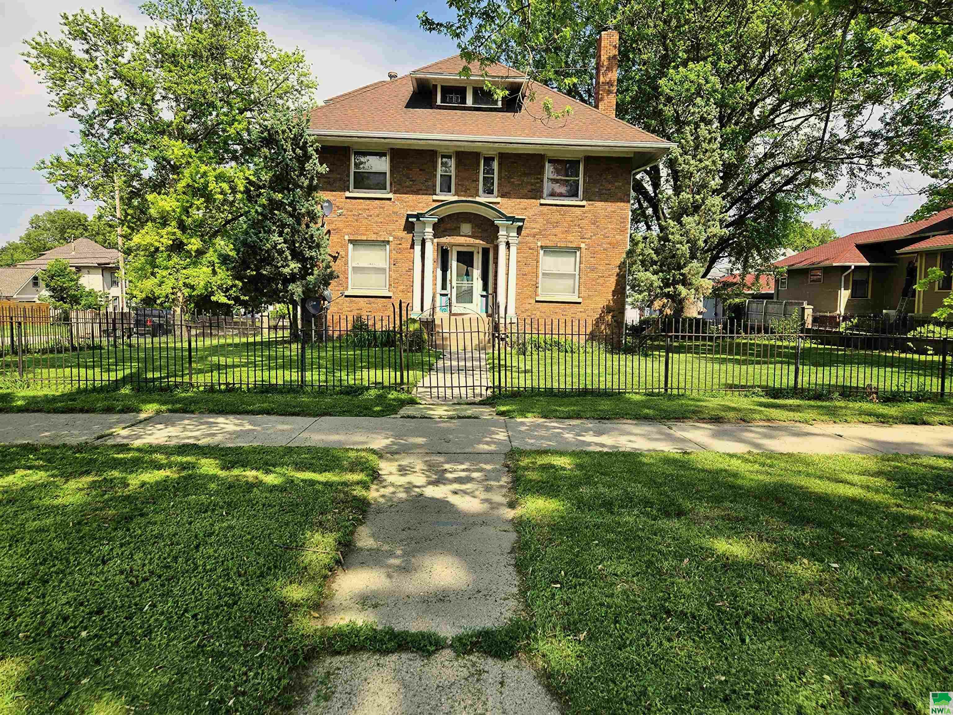 2324 Nebraska St  Sioux City IA 51104 photo