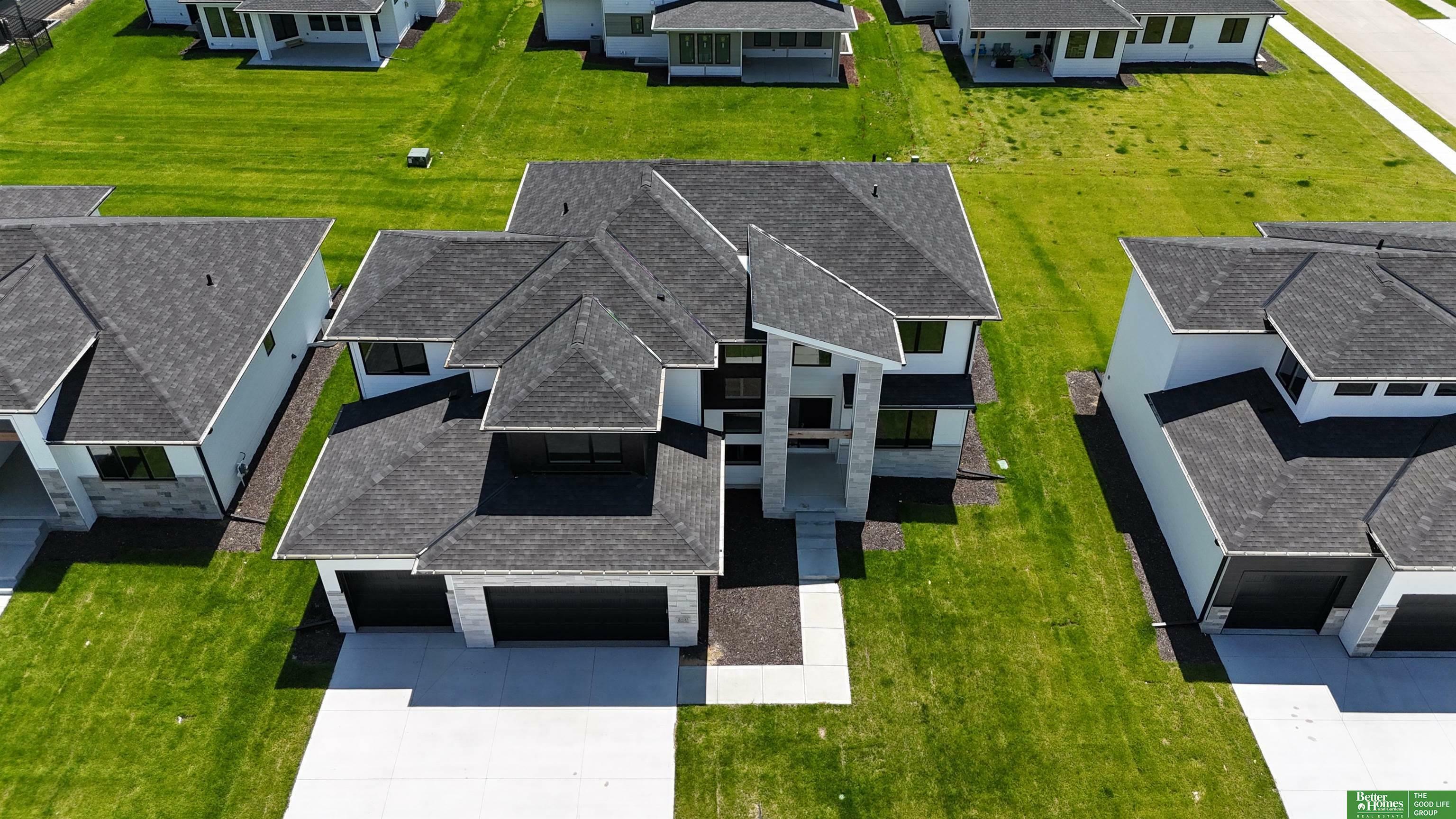 Property Photo: 21137 Ellison Avenue NE 68022