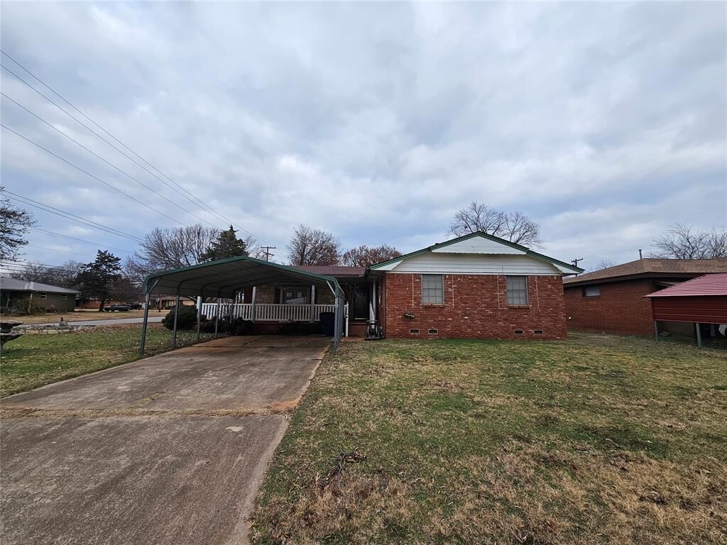 Property Photo:  330 Elmwood Drive  OK 73052 