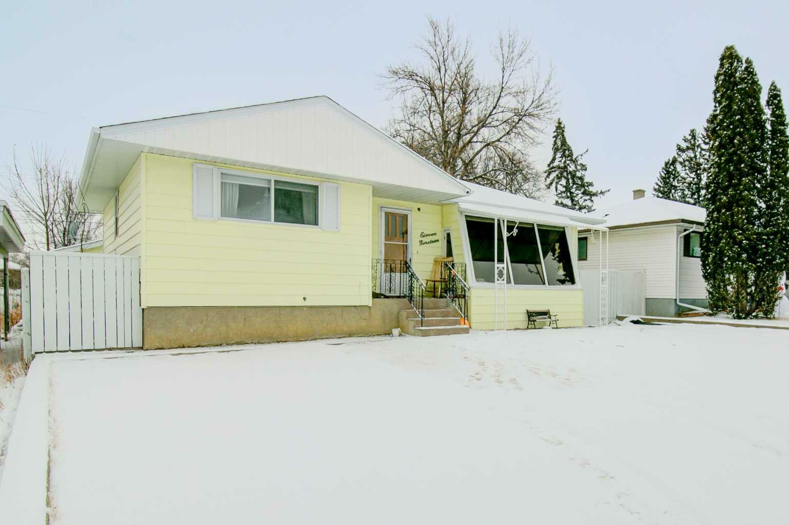 Property Photo:  1119 28 Street S  AB T1K 0S9 