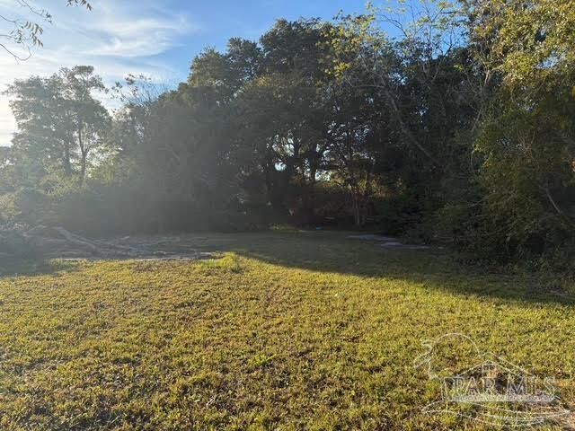 Property Photo: 305 N Navy Blvd FL 32507