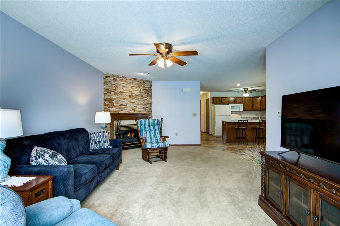 1158 W Hamilton Avenue  Eau Claire WI 54701 photo