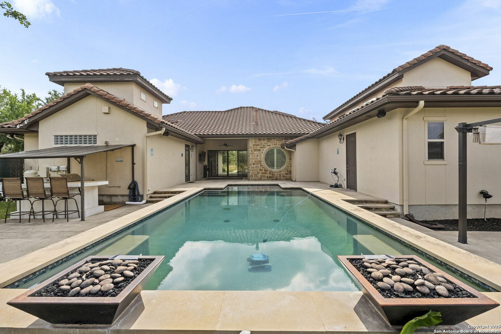 Property Photo: 11 Brook Ridge TX 78015
