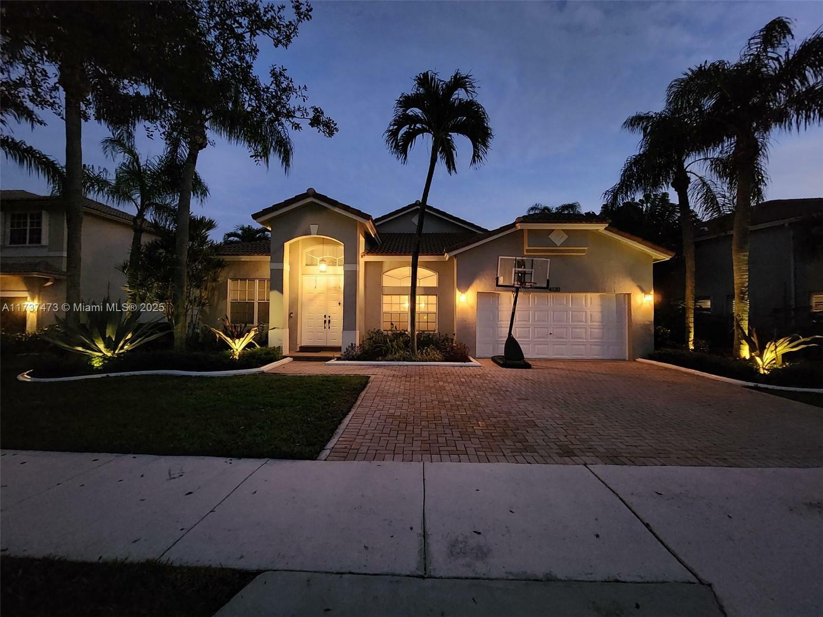 Property Photo: 4120 Amber Ln 4120 FL 33331