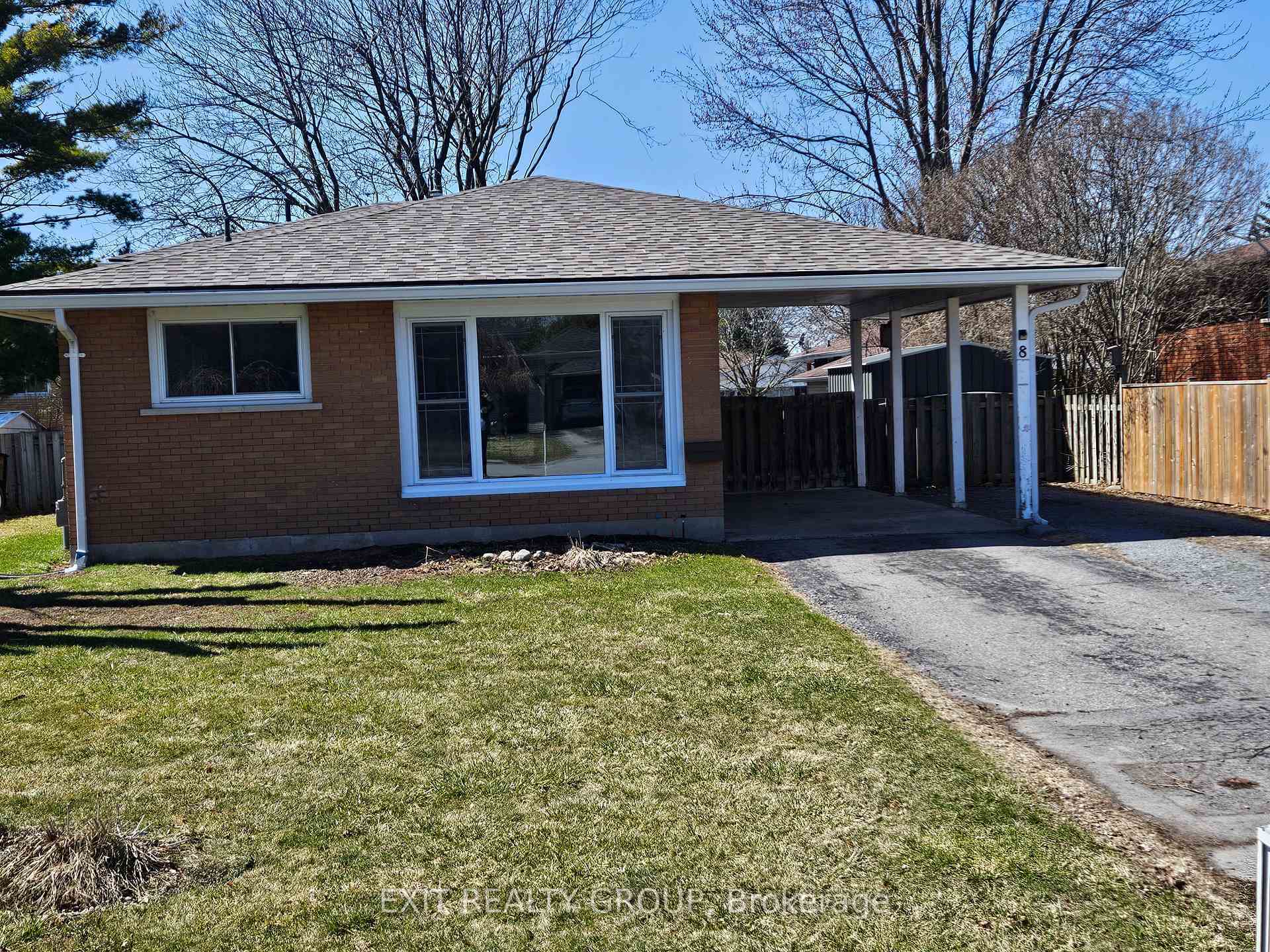 Property Photo: 8 Village Drive ON K8P 4J8
