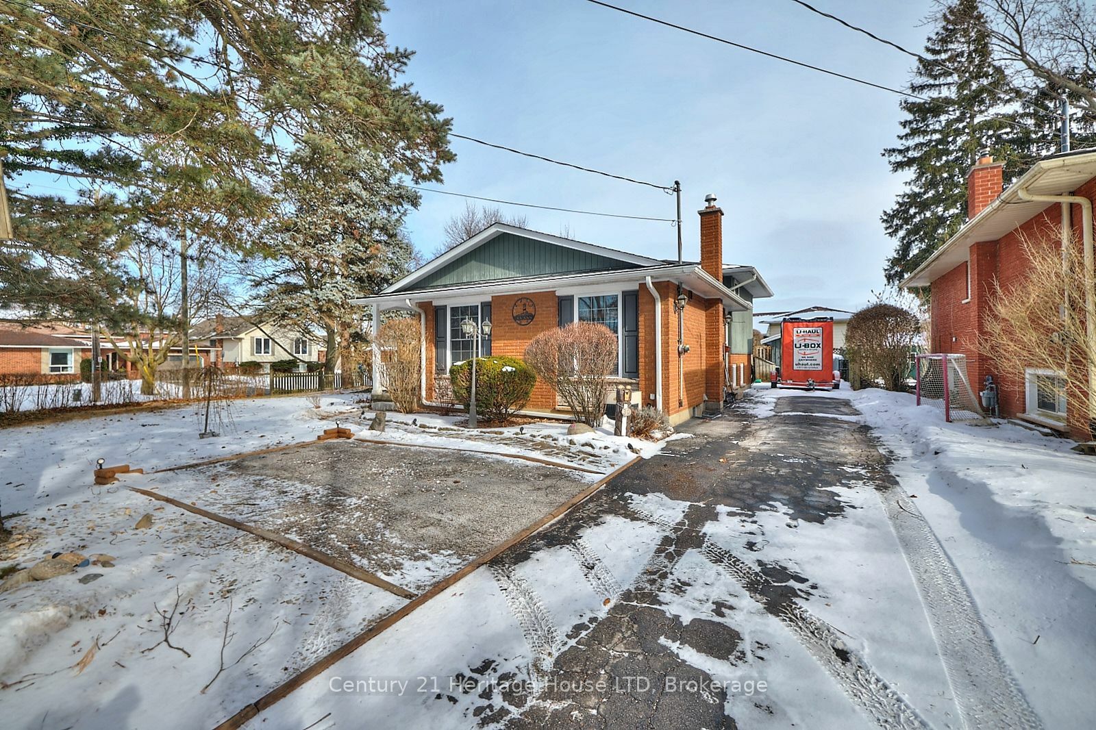 Property Photo:  30 Cartier Dr  ON L2M 2E7 