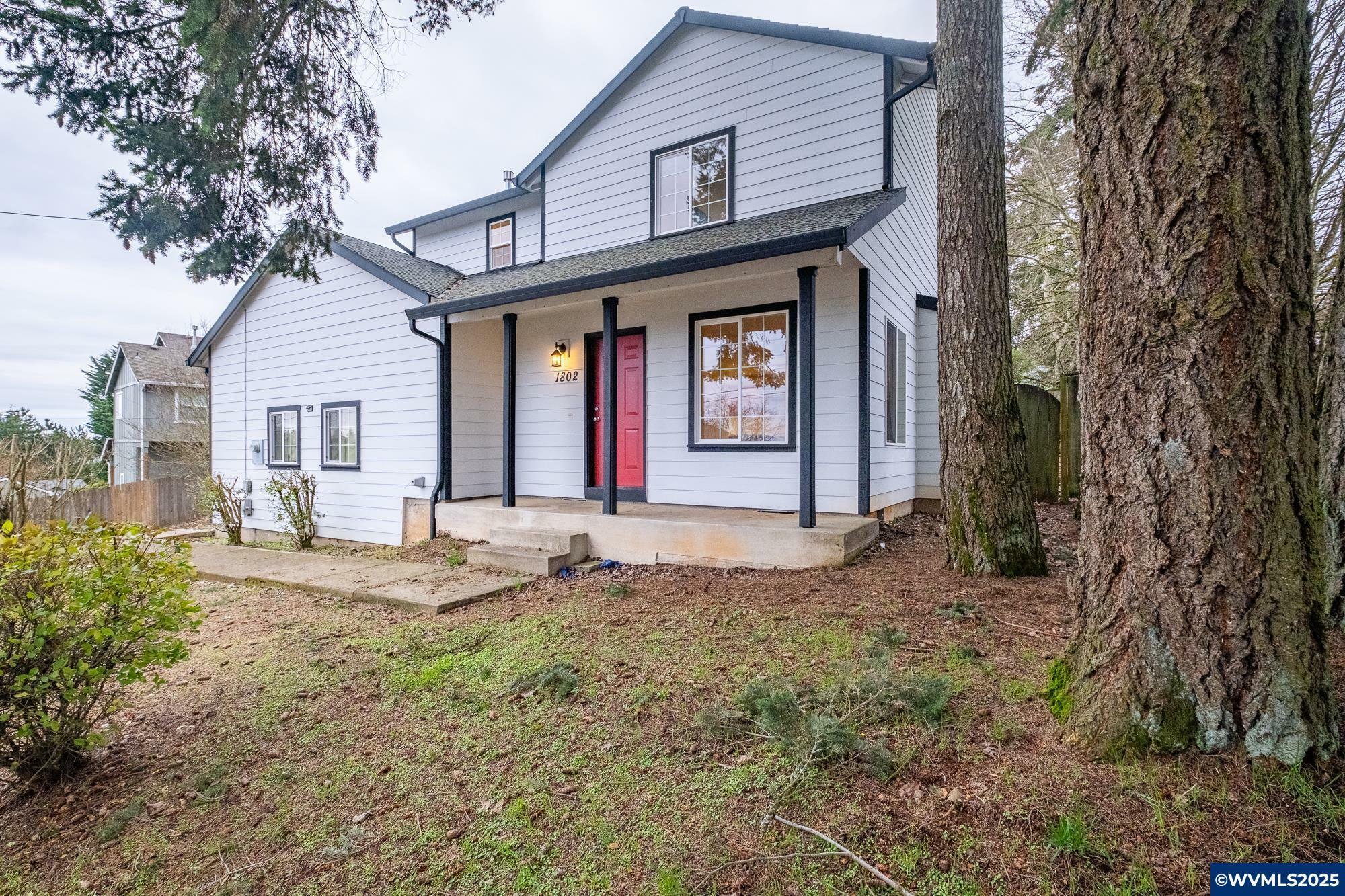 Property Photo: 1802 Baxter Rd SE OR 97306