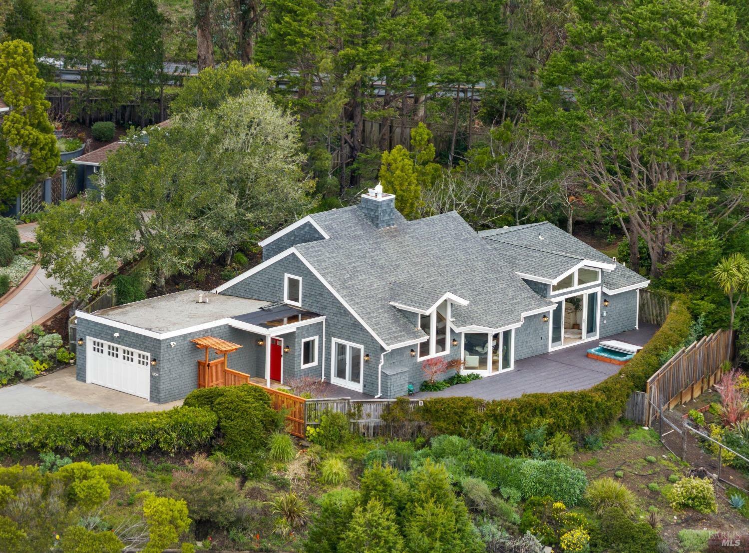 Property Photo: 1009 Erica Road CA 94941