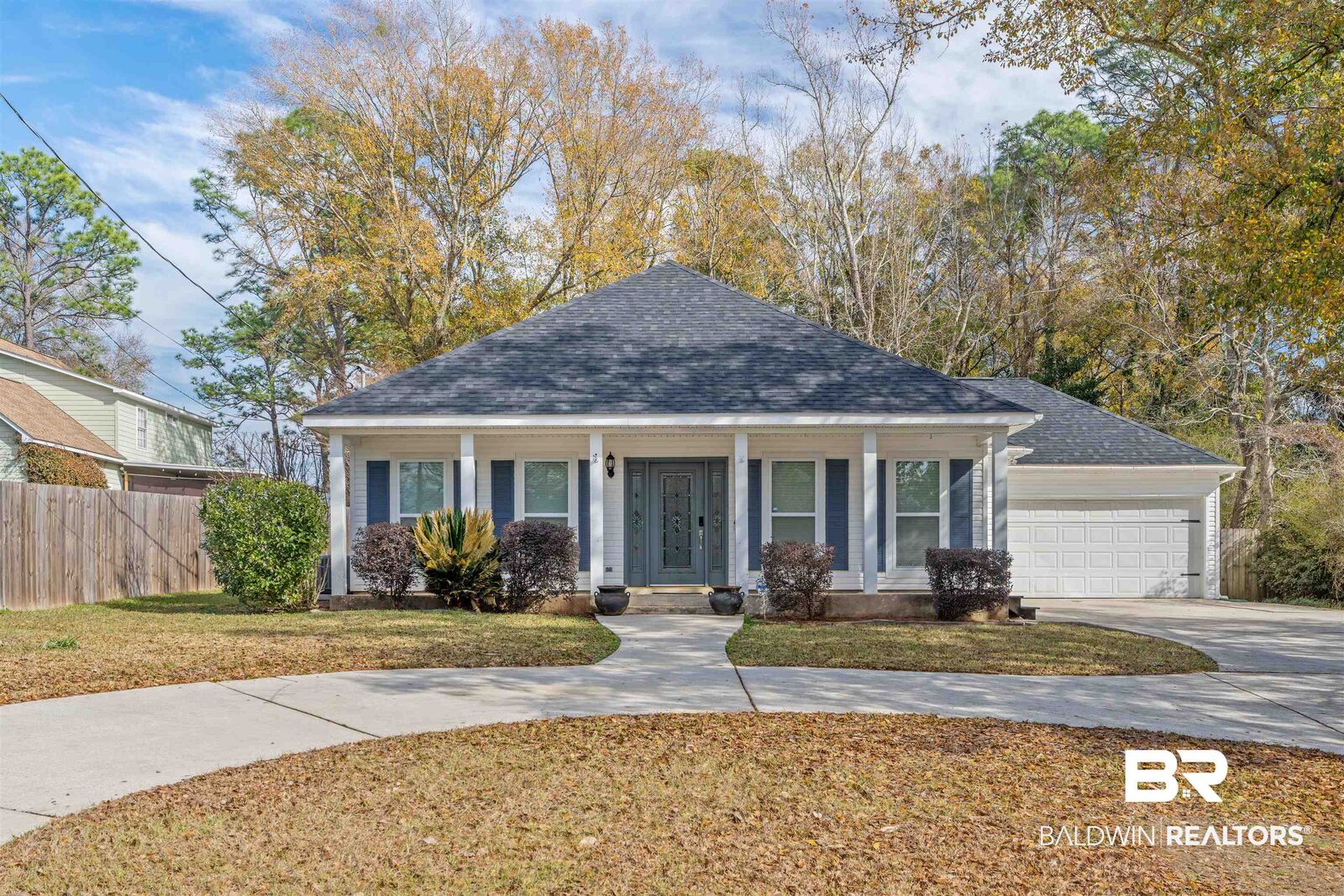 Property Photo:  126 Lake Forest Boulevard  AL 36526 