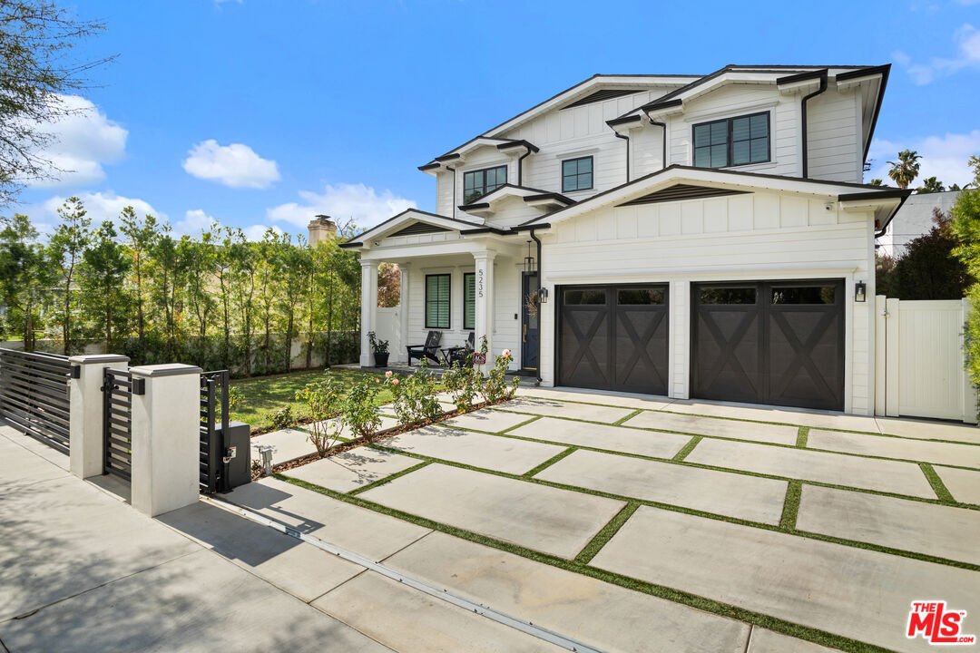 Property Photo:  5235 Sylmar Ave  CA 91401 