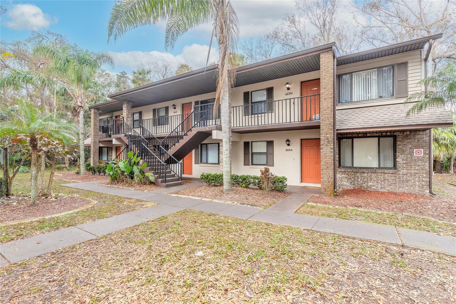 Property Photo:  1668 Spring Garden Court 1668  FL 32117 