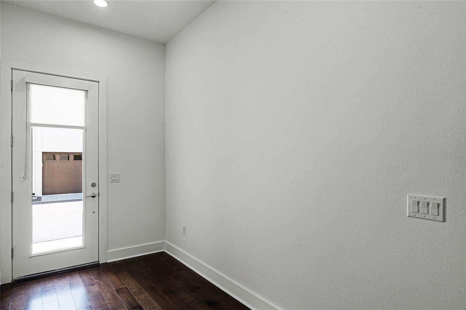 Property Photo:  1806 Mondrian Circle  FL 32789 